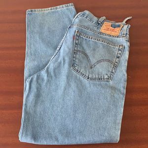 Vintage men’s 560 Levi’s mom jeans